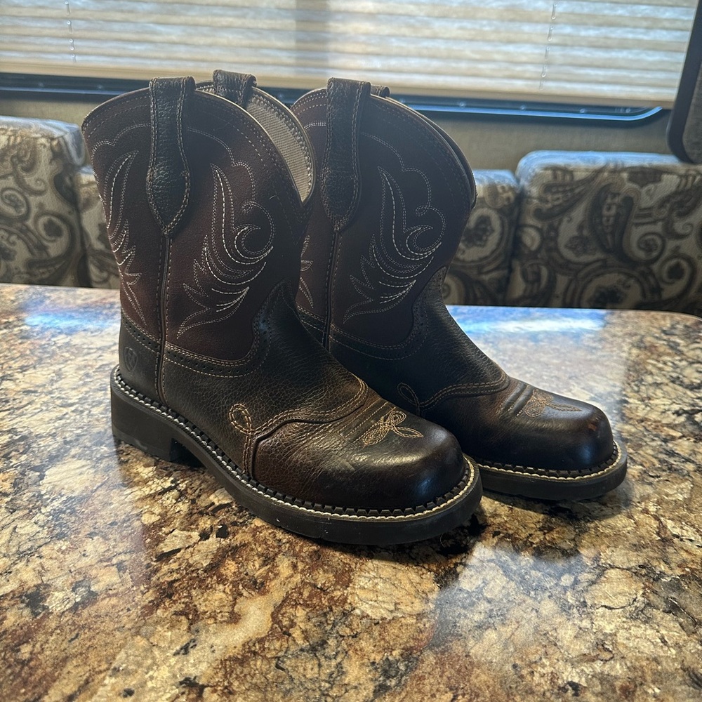 Ariat boots women’s